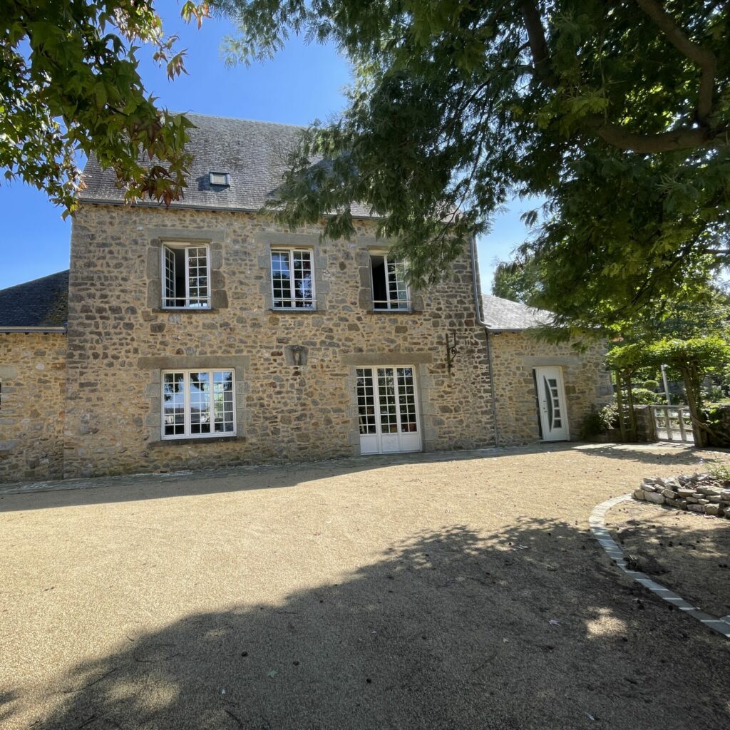 Le manoir de la Grand'Cour de Soulgé sur Ouette